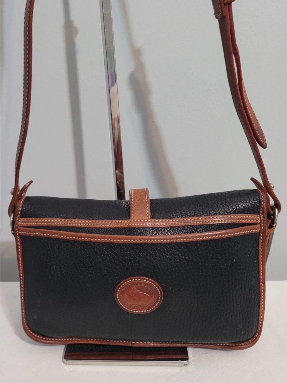 Vintage Dooney & Bourke AWL Black & Brown Leather Crossbody Bag - Picture 4 of 16